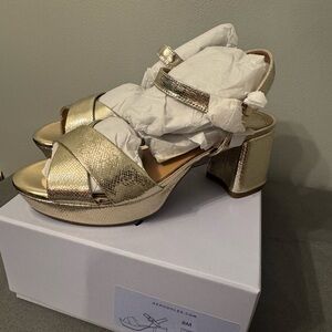 BRAND NEW -Aerosoles Soft Gold Cosmos- Women's Platform Sandals- 8M NIB
